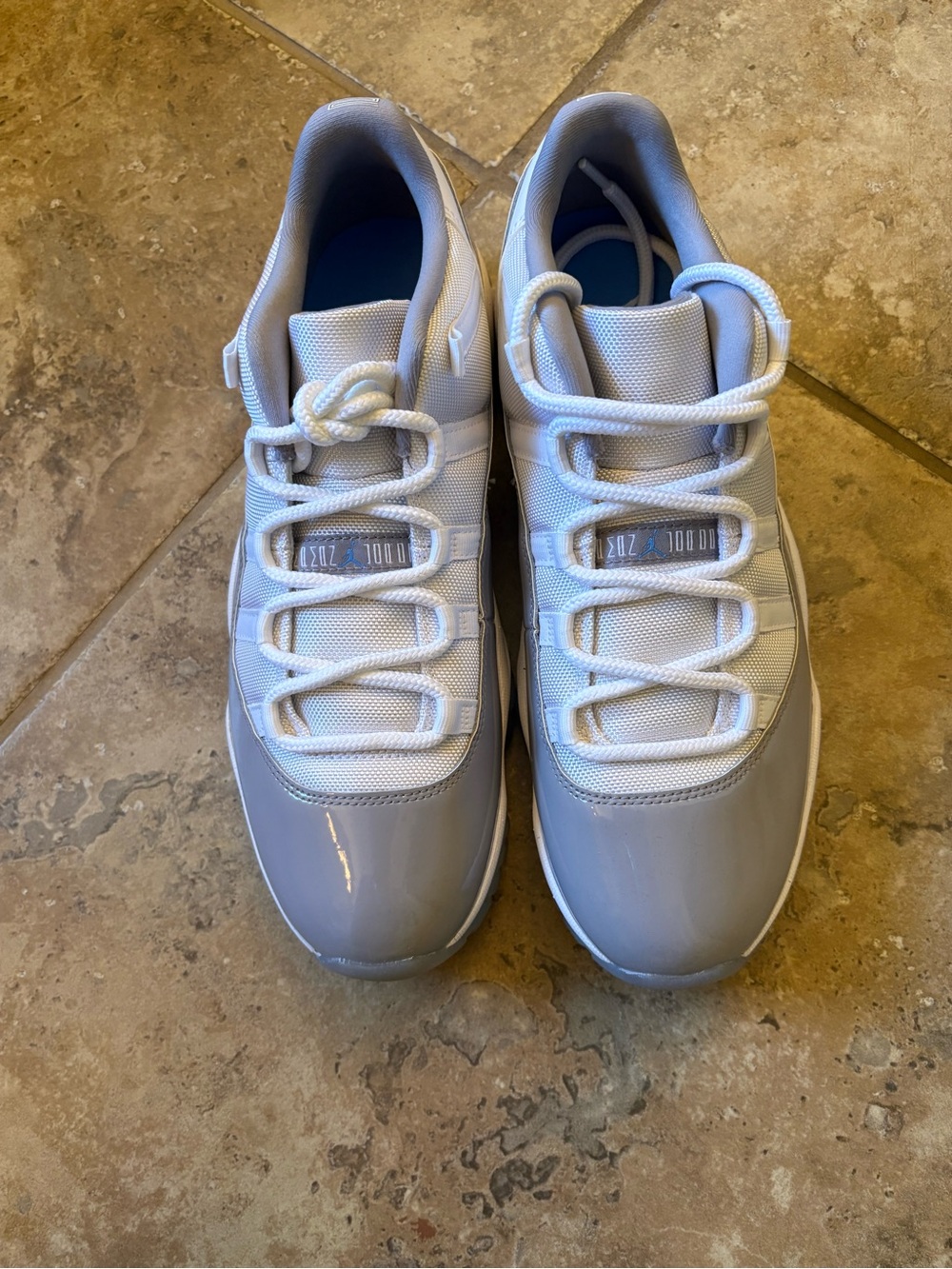 Nike Men's White and Light Gray Athletic Shoes